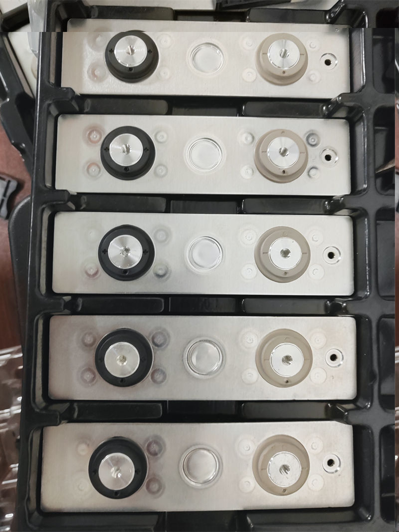 usdt九游会老哥俱乐部视觉智能模具保护器安装现场 (7)