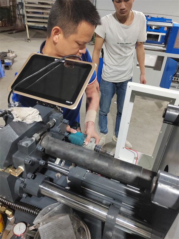 模具监视器安装现场 (10)